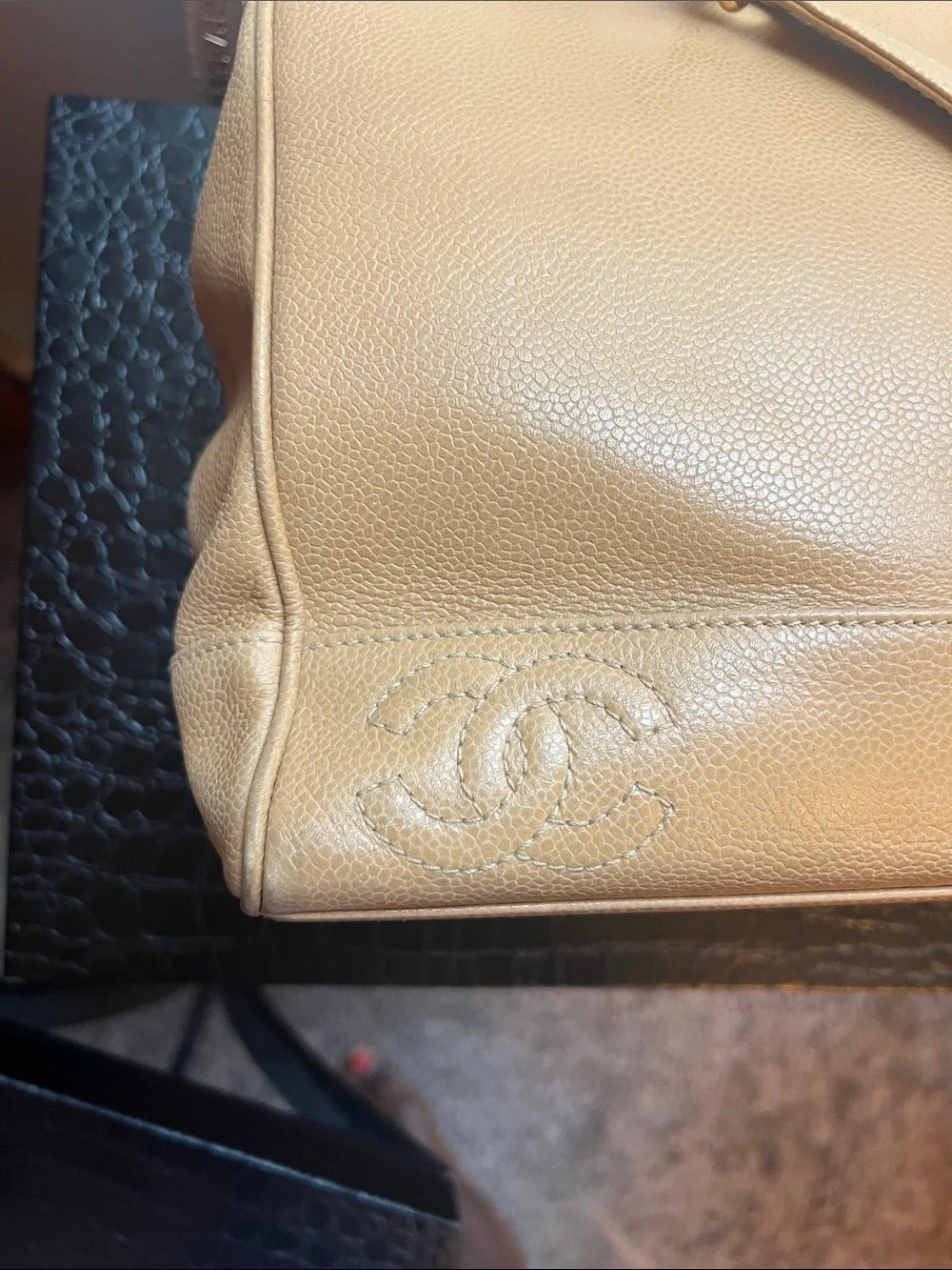 CHANEL vintage shoulder